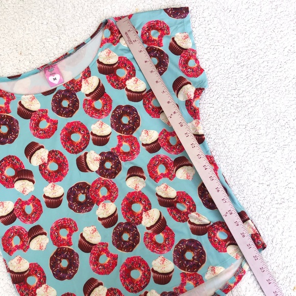 Cupcake & doughnut t-shirt graphic print tee short sleeve women’s medium - Picture 8 of 8